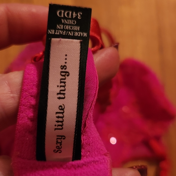 Victoria secret garter and bra set - Picture 3 of 4